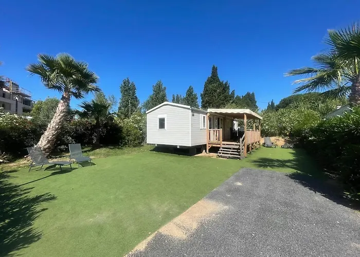 Mobi Palmiers 2 营地 *